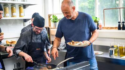 Rosins Heldenküche - Letzte Chance Traumjob: Staffel 1 Folge 5 Episode 5 Rosins Heldenküche - Letzte Chance Traumjob: Staffel 1 Folge 5 Episode 5