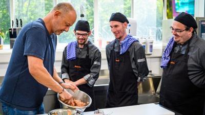 Rosins Heldenküche - Letzte Chance Traumjob: Staffel 1 Folge 2 Episode 2 Rosins Heldenküche - Letzte Chance Traumjob: Staffel 1 Folge 2 Episode 2