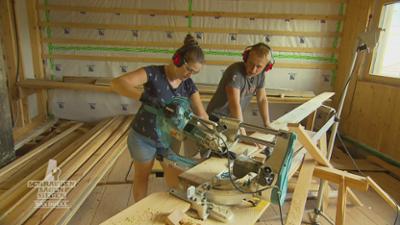 Schrauben, Sägen, Siegen: Eleganz gegen Naturflair: Wer baut das bessere Wohnzimmer? Schrauben, Sägen, Siegen: Eleganz gegen Naturflair: Wer baut das bessere Wohnzimmer?