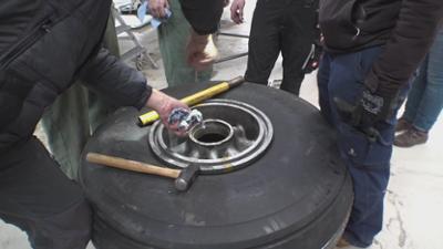 Steel Buddies - Stahlharte Geschäfte: Staffel 9 Folge 9 Rad ab!