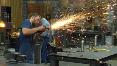 Wettkampf der Waffenschmiede: Staffel 3 Folge 3 Das Schmetterlingsschwert