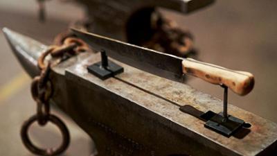 Wettkampf der Waffenschmiede: Staffel 7 Folge 24 Joyeuse