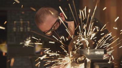 Wettkampf der Waffenschmiede: Staffel 8 Folge 8 Das Thega