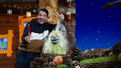 Baumhaus: Fidi spielt Friseur