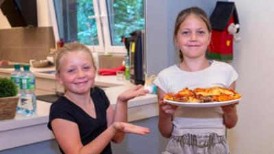 besseresser Kids: Lege packt's an: Pizza Alarm und Salat Party besseresser Kids: Lege packt's an: Pizza Alarm und Salat Party