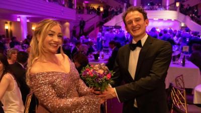 Checker Reportagen: Der Tanz-Check