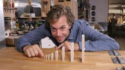 CheXperiment: Einen Riesen-Dominostein kippen?!