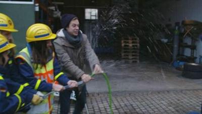 CheXperiment: Wasser bergauf fließen lassen?!