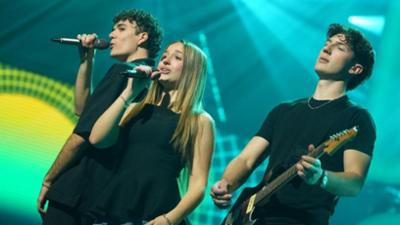 Dein Song 2026: Rina und Aki mit Levent Geiger im Finale