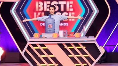 Die beste Klasse Deutschlands: Plastikflasche zieht sich zusammen