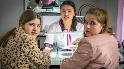 Die Pfefferkörner: 235. Im Nagelstudio