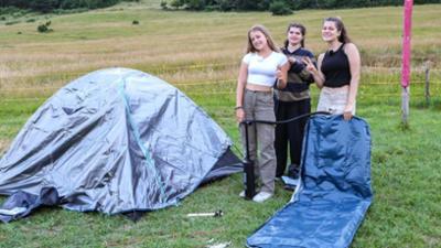 Die WG: 6. Campingausflug
