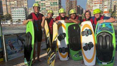 Die WG: 12. Wakeboards und Deep Talks