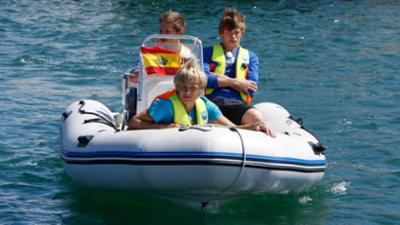 Die WG: 14. Mit dem Boot unterwegs