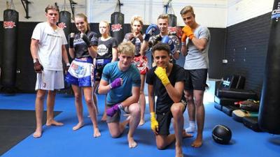 Die WG: 12. Kickboxen