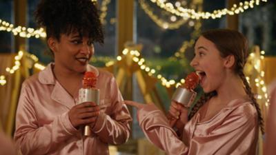 Home Sweet Rome!: 10. Pyjama Party