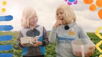 ICH bin ICH: Sunny und Mika pflücken Erdbeeren