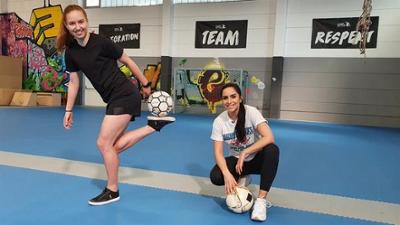 KiKA LIVE: Fußball-Freestyle mit Gianna Zachan