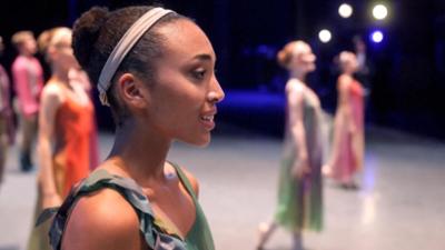 Spellbound - Verzaubert in Paris: 3. Im Rampenlicht