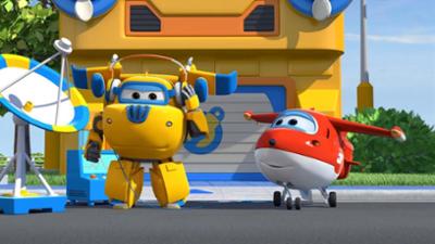 Super Wings: Ausflug ins All