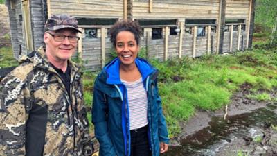Wilde Tiere Reportagen: Beeren für den Braunbären Wilde Tiere Reportagen: Beeren für den Braunbären