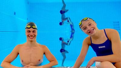 #WIR - Freundschaft grenzenlos: Synchronschwimmen: Tanz im Wasser