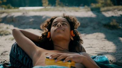 3Hz: Stimmen aus der Vergangenheit (S01/E01)