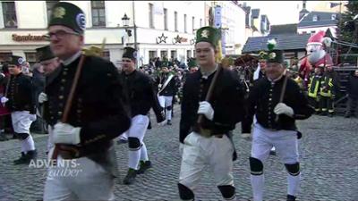Adventszauber: Bergparaden und Lichterglanz im Erzgebirge