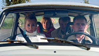 Alles Klara: Folge 11: Mordwaffe Trabi (S01/E11)