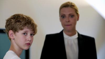Familie Dr. Kleist: Folge 105: Unerwartete Gefahren (S08/E08) Familie Dr. Kleist: Folge 105: Unerwartete Gefahren (S08/E08)
