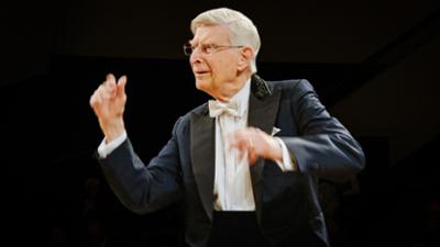 Herbert Blomstedt dirigiert Werke von Mozart und Voríšek
