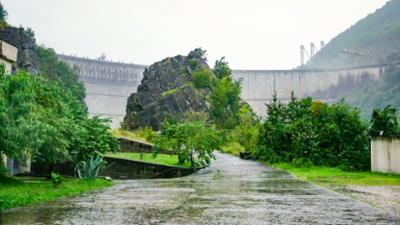 Heute im Osten: Georgiens Riesenstaudamm in Gefahr?