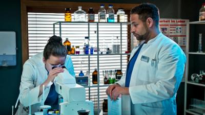 In aller Freundschaft: Folge 198: Versteckte Gefahr (S05/E30)