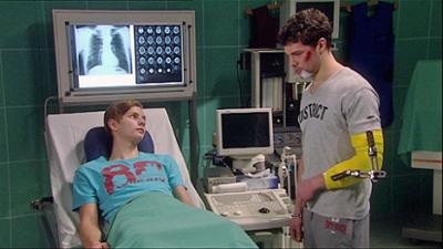 In aller Freundschaft: Folge 473: Kettenreaktion (S13/E14)