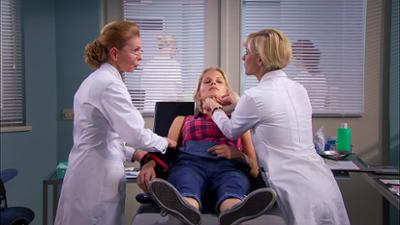 In aller Freundschaft: Folge 623: Über die Grenzen (S16/E38)