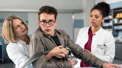 In aller Freundschaft: Folge 127: Ausweichmanöver (S04/E01)
