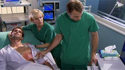 In aller Freundschaft: Folge 598: Schmerzhafte Einschnitte (S16/E13)