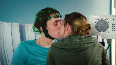 In aller Freundschaft: Folge 112: Alles wird gut (S03/E28) In aller Freundschaft: Folge 112: Alles wird gut (S03/E28)
