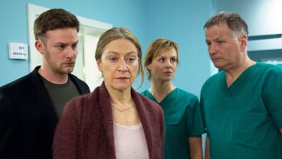 In aller Freundschaft: Folge 689: Lauernde Schatten (S18/E20)