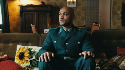 Sam - Ein Sachse: Folge 2: Vaterland (S01/E02) Sam - Ein Sachse: Folge 2: Vaterland (S01/E02)