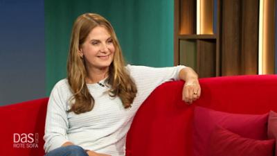 DAS! Rote Sofa: Journalistin und Moderatorin Tanit Koch auf dem Roten Sofa