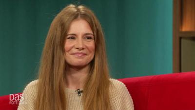 DAS! Rote Sofa: Schauspielerin Josefine Preuß auf dem Roten Sofa DAS! Rote Sofa: Schauspielerin Josefine Preuß auf dem Roten Sofa
