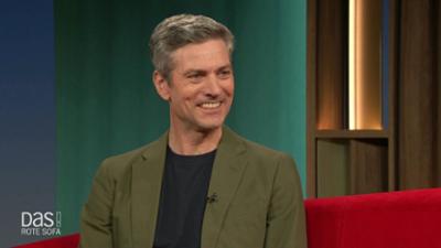 DAS! Rote Sofa: Journalist und Moderator Ingo Zamperoni auf dem Roten Sofa