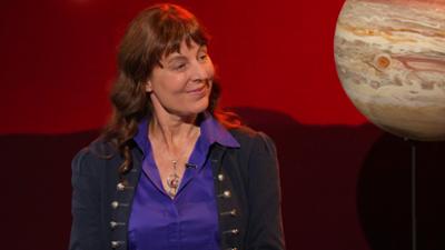 DAS! Rote Sofa: Astrophysikerin Lisa Kaltenegger auf dem Roten Sofa