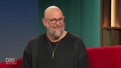 DAS! Rote Sofa: Hypnotiseur Jan Becker auf dem Roten Sofa