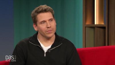 DAS! Rote Sofa: Schauspieler Hanno Koffler auf dem Roten Sofa