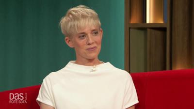 DAS! Rote Sofa: Generationenforscherin Dr. Steffi Burkhart auf dem Roten Sofa