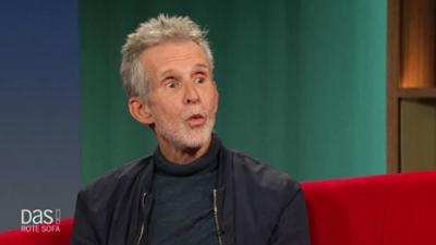 DAS! Rote Sofa: Schauspieler Ulrich Matthes auf dem Roten Sofa