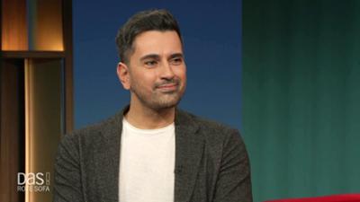 DAS! Rote Sofa: Comedian und Schauspieler Tan Çaglar auf dem Roten Sofa