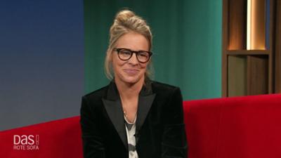 DAS! Rote Sofa: Schauspielerin Bernadette Heerwagen auf dem Roten Sofa